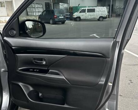 Сірий Міцубісі Аутлендер, об'ємом двигуна 2.36 л та пробігом 135 тис. км за 15000 $, фото 14 на Automoto.ua