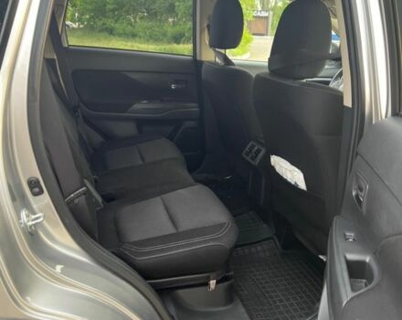 Сірий Міцубісі Аутлендер, об'ємом двигуна 2.36 л та пробігом 110 тис. км за 16000 $, фото 3 на Automoto.ua