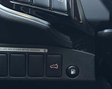 Серый Мицубиси Аутлендер, объемом двигателя 2 л и пробегом 107 тыс. км за 20900 $, фото 20 на Automoto.ua