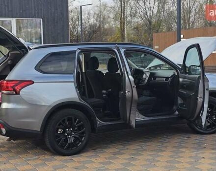 Міцубісі Аутлендер 2018 у Чернігові на Automoto.ua Сірий Міцубісі Аутлендер, об'ємом двигуна 2.36 л та пробігом 170 тис. км за 14300 $, фото 29 на Automoto.ua