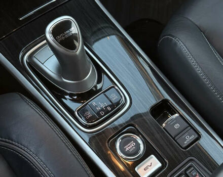 Серый Мицубиси Аутлендер, объемом двигателя 2 л и пробегом 107 тыс. км за 20900 $, фото 21 на Automoto.ua