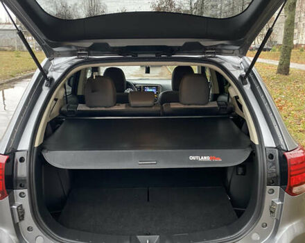 Серый Мицубиси Аутлендер, объемом двигателя 2.36 л и пробегом 150 тыс. км за 13500 $, фото 13 на Automoto.ua