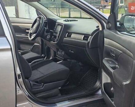 Міцубісі Аутлендер 2018 у Чернігові на Automoto.ua Сірий Міцубісі Аутлендер, об'ємом двигуна 2.36 л та пробігом 170 тис. км за 14300 $, фото 13 на Automoto.ua