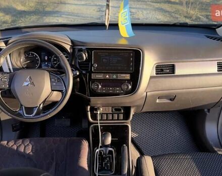 Сірий Міцубісі Аутлендер, об'ємом двигуна 2.36 л та пробігом 131 тис. км за 17200 $, фото 11 на Automoto.ua