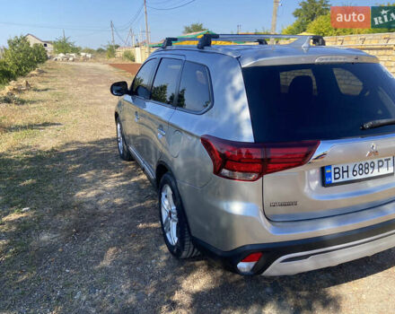 Серый Мицубиси Аутлендер, объемом двигателя 2.36 л и пробегом 135 тыс. км за 19200 $, фото 12 на Automoto.ua