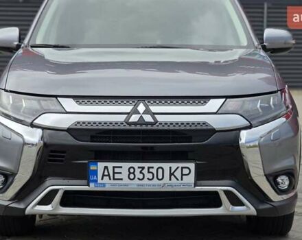 Мицубиси Аутлендер 2019 в Киеве на Automoto.ua Серый Мицубиси Аутлендер, объемом двигателя 2.4 л и пробегом 73 тыс. км за 20999 $, фото 3 на Automoto.ua