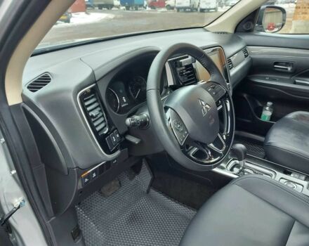 Серый Мицубиси Аутлендер, объемом двигателя 2.4 л и пробегом 85 тыс. км за 20500 $, фото 2 на Automoto.ua