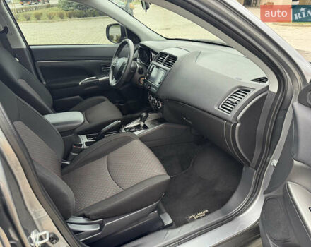 Серый Мицубиси Аутлендер, объемом двигателя 2 л и пробегом 45 тыс. км за 14000 $, фото 16 на Automoto.ua