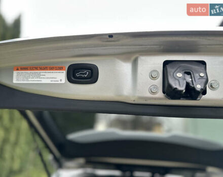 Серый Мицубиси Аутлендер, объемом двигателя 2 л и пробегом 80 тыс. км за 21800 $, фото 19 на Automoto.ua