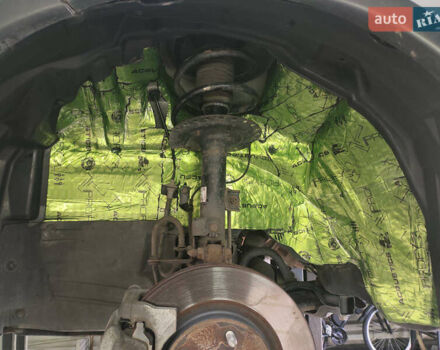 Серый Мицубиси Аутлендер, объемом двигателя 2.36 л и пробегом 135 тыс. км за 19200 $, фото 3 на Automoto.ua