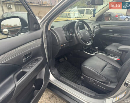 Сірий Міцубісі Аутлендер, об'ємом двигуна 2.36 л та пробігом 150 тис. км за 19000 $, фото 8 на Automoto.ua