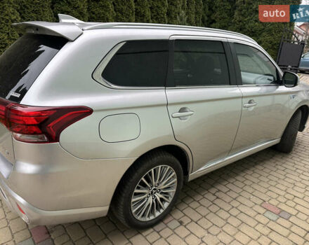 Серый Мицубиси Аутлендер, объемом двигателя 2 л и пробегом 80 тыс. км за 21800 $, фото 8 на Automoto.ua