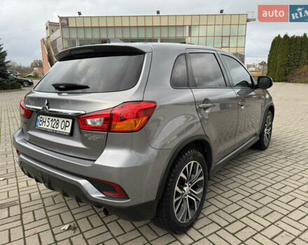 Серый Мицубиси Аутлендер, объемом двигателя 2 л и пробегом 45 тыс. км за 14000 $, фото 10 на Automoto.ua