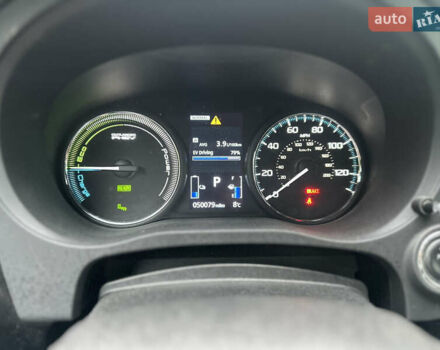 Серый Мицубиси Аутлендер, объемом двигателя 2 л и пробегом 80 тыс. км за 21800 $, фото 24 на Automoto.ua