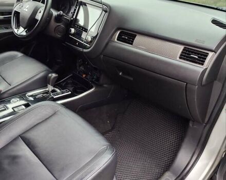 Серый Мицубиси Аутлендер, объемом двигателя 2.36 л и пробегом 101 тыс. км за 16400 $, фото 11 на Automoto.ua