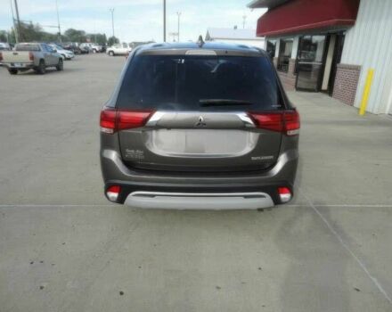 Серый Мицубиси Аутлендер, объемом двигателя 2.4 л и пробегом 38 тыс. км за 13200 $, фото 4 на Automoto.ua