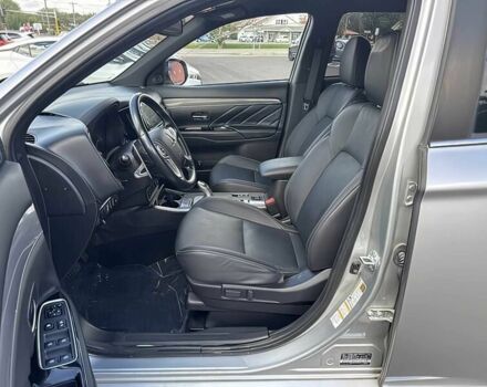 Серый Мицубиси Аутлендер, объемом двигателя 2 л и пробегом 46 тыс. км за 19800 $, фото 7 на Automoto.ua