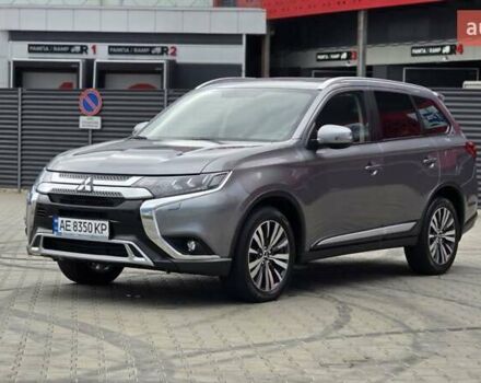 Мицубиси Аутлендер 2019 в Киеве на Automoto.ua Серый Мицубиси Аутлендер, объемом двигателя 2.4 л и пробегом 73 тыс. км за 20999 $, фото 5 на Automoto.ua