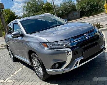 Сірий Міцубісі Аутлендер, об'ємом двигуна 2 л та пробігом 81 тис. км за 21000 $, фото 1 на Automoto.ua