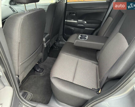 Серый Мицубиси Аутлендер, объемом двигателя 2 л и пробегом 45 тыс. км за 14000 $, фото 20 на Automoto.ua