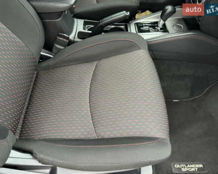 Серый Мицубиси Аутлендер, объемом двигателя 2 л и пробегом 45 тыс. км за 14000 $, фото 21 на Automoto.ua