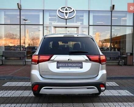 Серый Мицубиси Аутлендер, объемом двигателя 2 л и пробегом 92 тыс. км за 17981 $, фото 3 на Automoto.ua