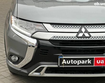 Серый Мицубиси Аутлендер, объемом двигателя 2.4 л и пробегом 131 тыс. км за 17440 $, фото 3 на Automoto.ua
