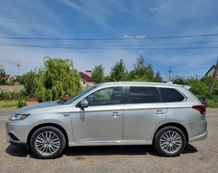 Мицубиси Аутлендер 2019 в Львове на Automoto.ua Серый Мицубиси Аутлендер, объемом двигателя 2 л и пробегом 74 тыс. км за 23300 $, фото 1 на Automoto.ua