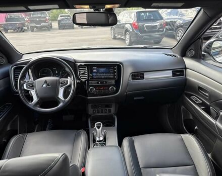 Серый Мицубиси Аутлендер, объемом двигателя 2 л и пробегом 46 тыс. км за 19800 $, фото 8 на Automoto.ua