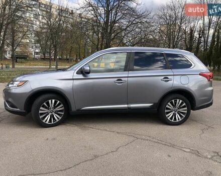 Серый Мицубиси Аутлендер, объемом двигателя 2.36 л и пробегом 155 тыс. км за 17500 $, фото 7 на Automoto.ua