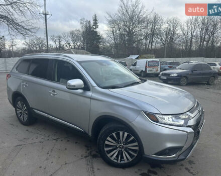 Серый Мицубиси Аутлендер, объемом двигателя 2.4 л и пробегом 115 тыс. км за 17500 $, фото 3 на Automoto.ua