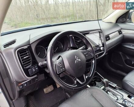 Серый Мицубиси Аутлендер, объемом двигателя 2.36 л и пробегом 101 тыс. км за 16400 $, фото 17 на Automoto.ua
