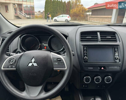 Серый Мицубиси Аутлендер, объемом двигателя 2 л и пробегом 45 тыс. км за 14000 $, фото 30 на Automoto.ua