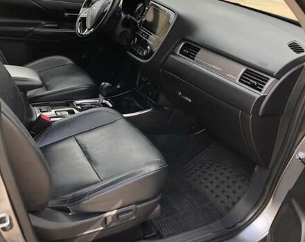 Серый Мицубиси Аутлендер, объемом двигателя 2.36 л и пробегом 155 тыс. км за 17500 $, фото 13 на Automoto.ua