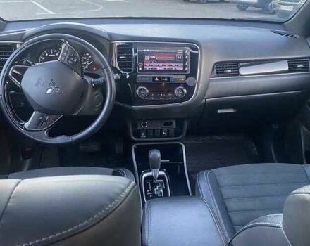 Серый Мицубиси Аутлендер, объемом двигателя 2.4 л и пробегом 93 тыс. км за 14600 $, фото 3 на Automoto.ua