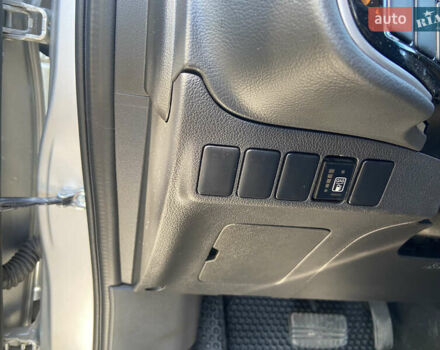 Серый Мицубиси Аутлендер, объемом двигателя 2.36 л и пробегом 135 тыс. км за 19200 $, фото 28 на Automoto.ua