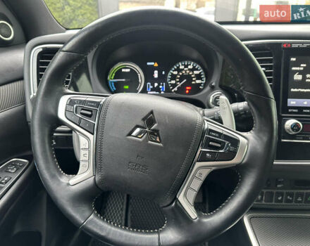 Серый Мицубиси Аутлендер, объемом двигателя 2 л и пробегом 80 тыс. км за 21800 $, фото 18 на Automoto.ua