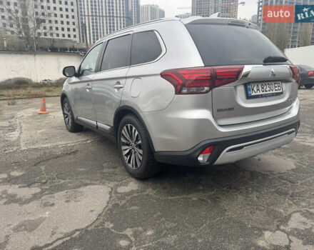 Сірий Міцубісі Аутлендер, об'ємом двигуна 2.36 л та пробігом 150 тис. км за 19000 $, фото 5 на Automoto.ua