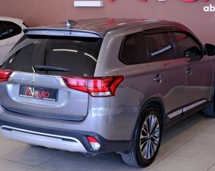 Сірий Міцубісі Аутлендер, об'ємом двигуна 2 л та пробігом 48 тис. км за 15900 $, фото 4 на Automoto.ua