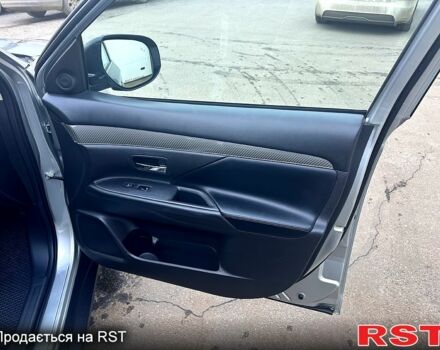 Серый Мицубиси Аутлендер, объемом двигателя 2.4 л и пробегом 115 тыс. км за 17000 $, фото 12 на Automoto.ua