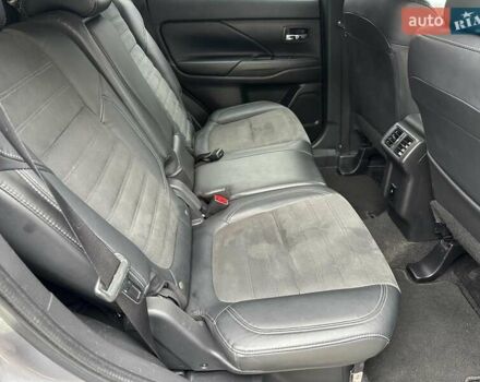 Сірий Міцубісі Аутлендер, об'ємом двигуна 2.4 л та пробігом 131 тис. км за 17440 $, фото 14 на Automoto.ua