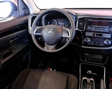 Сірий Міцубісі Аутлендер, об'ємом двигуна 2 л та пробігом 48 тис. км за 15900 $, фото 6 на Automoto.ua