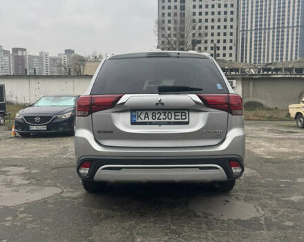 Сірий Міцубісі Аутлендер, об'ємом двигуна 2.36 л та пробігом 150 тис. км за 19000 $, фото 4 на Automoto.ua