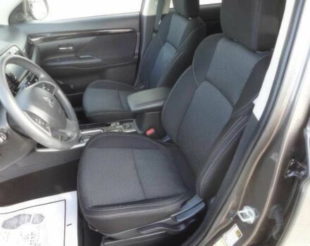 Серый Мицубиси Аутлендер, объемом двигателя 2.4 л и пробегом 38 тыс. км за 13200 $, фото 6 на Automoto.ua