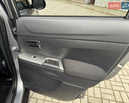 Серый Мицубиси Аутлендер, объемом двигателя 2 л и пробегом 45 тыс. км за 14000 $, фото 17 на Automoto.ua