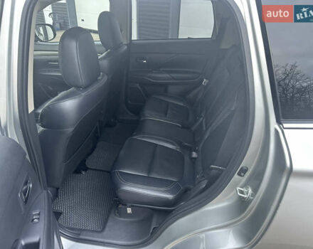 Серый Мицубиси Аутлендер, объемом двигателя 2.4 л и пробегом 115 тыс. км за 17500 $, фото 10 на Automoto.ua