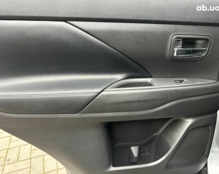 Серый Мицубиси Аутлендер, объемом двигателя 2.4 л и пробегом 131 тыс. км за 17440 $, фото 12 на Automoto.ua