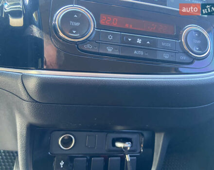 Серый Мицубиси Аутлендер, объемом двигателя 2.36 л и пробегом 135 тыс. км за 19200 $, фото 27 на Automoto.ua