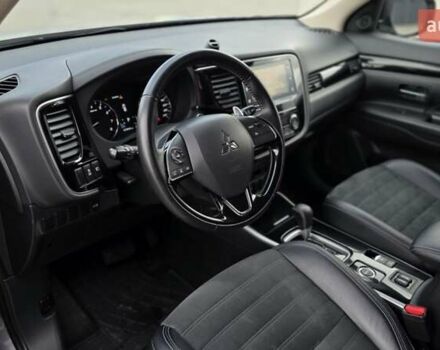 Мицубиси Аутлендер 2019 в Киеве на Automoto.ua Серый Мицубиси Аутлендер, объемом двигателя 2.4 л и пробегом 73 тыс. км за 20999 $, фото 30 на Automoto.ua