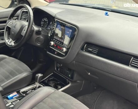 Серый Мицубиси Аутлендер, объемом двигателя 2.4 л и пробегом 131 тыс. км за 17440 $, фото 16 на Automoto.ua